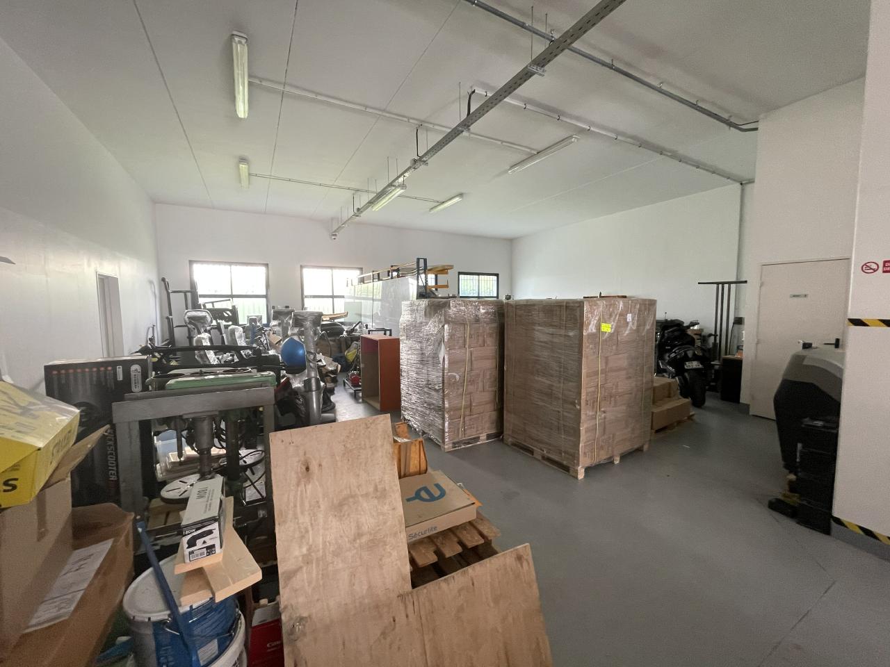 Local d'activité Croissy-Beaubourg 1111m² Location local d'activité Croissy-Beaubourg Seine-et-Marne OLACT2423966 1